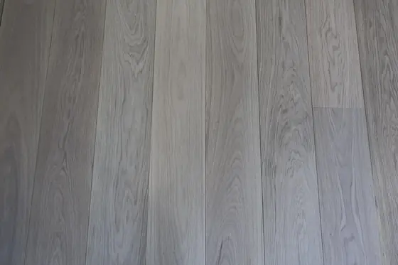 Invisible Oak Long Plank — Prime · Invisible Finish